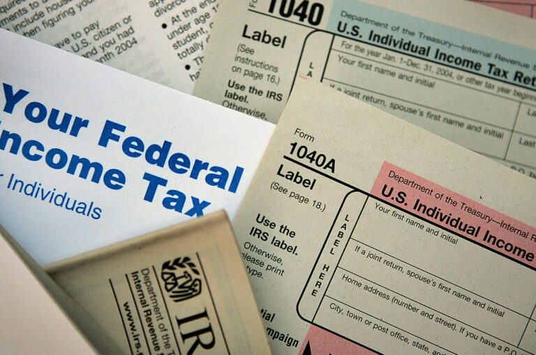 ¿Cómo se puede verificar si el IRS le debe dinero? (+Fecha límite)