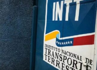 El INTT entrega licencias de operaciones a terminales terrestres