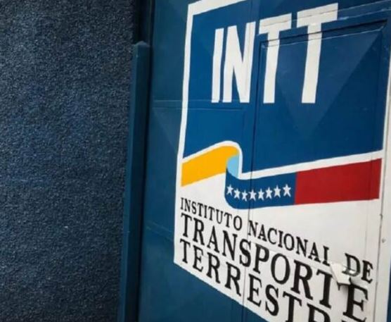 El INTT entrega licencias de operaciones a terminales terrestres