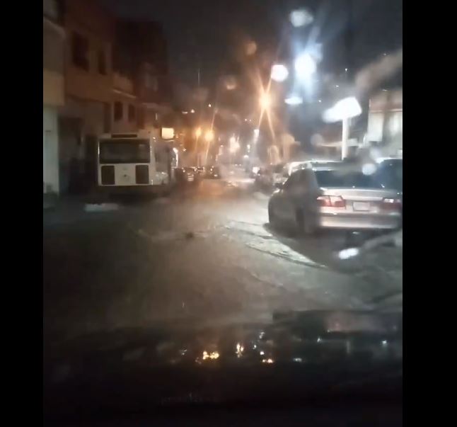Usuarios reportan intensas lluvias en Caracas (+Video)