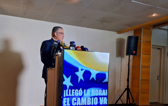 ¿Renuncia Enrique Márquez? El candidato presidencial habla al país