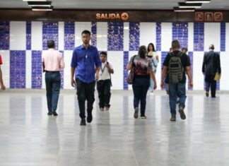 Metro de Caracas instala nuevos lectores para el pago de pasaje