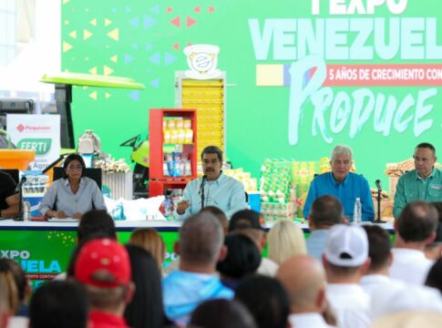 Maduro: EEUU busca con las sanciones que no mejoremos el ingreso de los trabajadores
