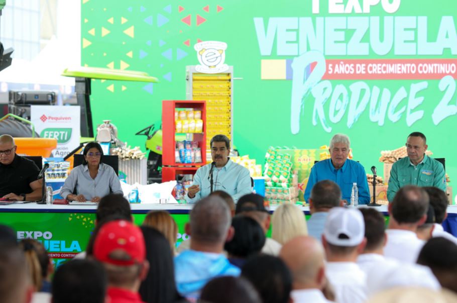 Maduro: EEUU busca con las sanciones que no mejoremos el ingreso de los trabajadores