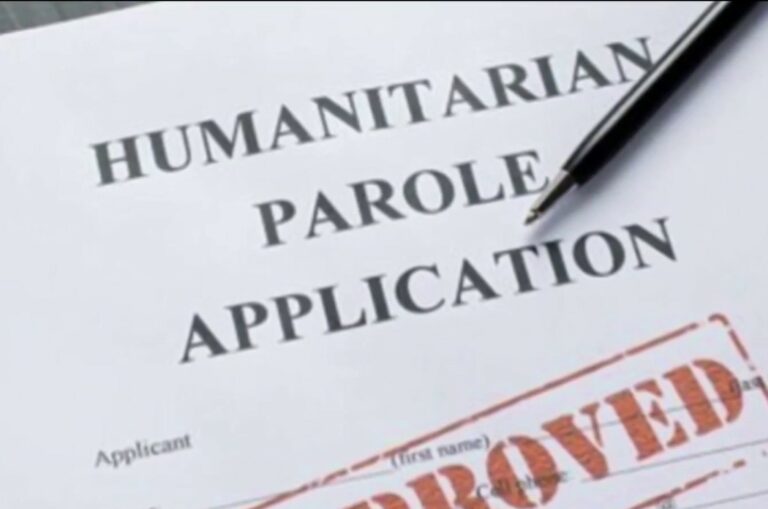 EEUU le aprobó el parole humanitario pero anuló su permiso de viaje: ¿Qué puede hacer?