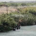 Capturan a migrante en carretera de Texas (+Video)