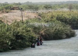 Capturan a migrante en carretera de Texas (+Video)