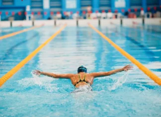 ¡Orgullo! Nadadora venezolana clasifica para el Texas Age Group LC Championship