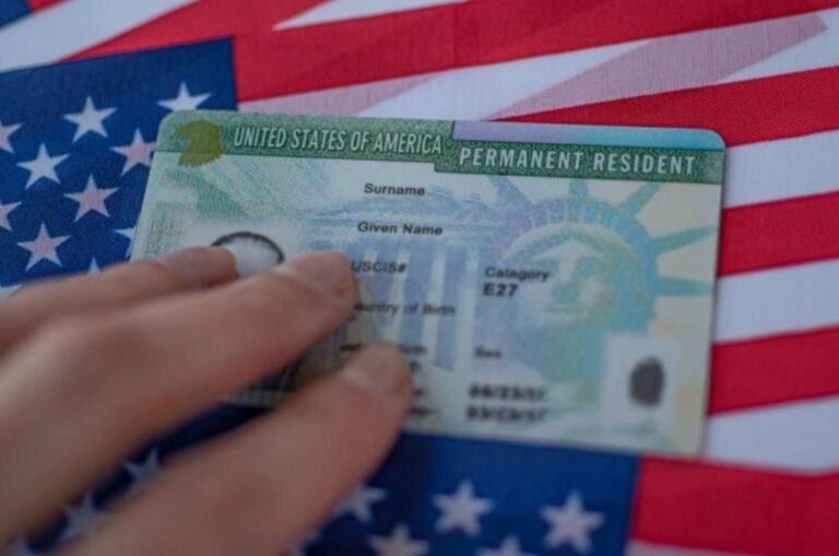 ¿Puedo solicitar la Green Card si vivo ilegalmente en EEUU?