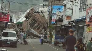 Colapsan edificios en Taiwán tras fuerte terremoto (+Imágenes)