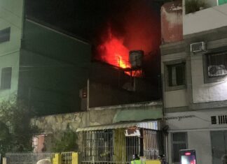 Reportan incendio en una fábrica de zapatos en Catia la noche de este lunes #29Abr (+Videos)