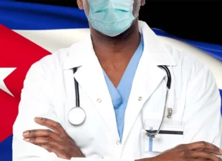 Florida simplifica trámite de revalidación de títulos para médicos cubanos: Sepa más