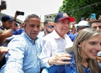 El candidato Edmundo González encabeza un acto en La Victoria este #18May (+Fotos)