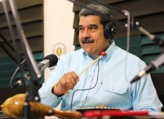 Maduro firma decreto para la creación del Ministerio de los Abuelos y Abuelas de la Patria