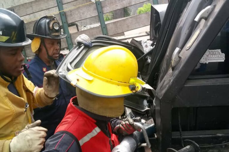 Un muerto tras accidente en la autopista Gran Mariscal de Ayacucho (+Video)