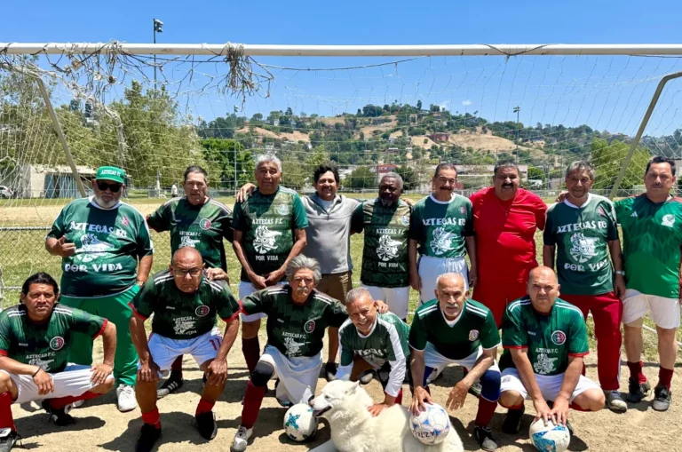 EEUU | Aztecas, el equipo de fútbol de California con jugadores de más de 70 años