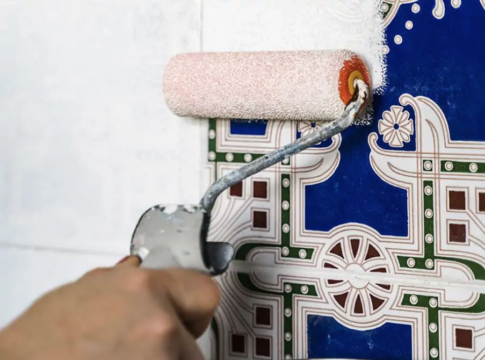 Pinta las baldosas de cocina o baño y dale un nuevo aire a tu hogar