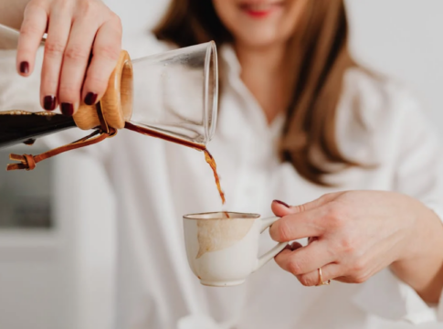 Café por la mañana: ¿energizante aliado o enemigo silencioso?