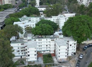 Arreglan 28 edificios en Caricuao (+Video)