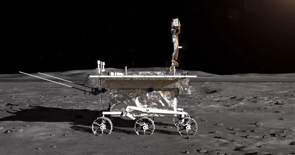 China lanza sonda para colectar muestras en la cara oculta de la Luna