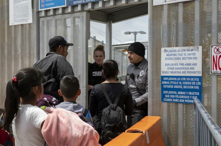 EEUU | Menores de edad intentaron ingresar con droga en la frontera (+Imágenes)
