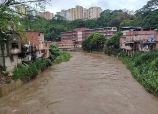Gran Caracas | Estos son los números activos para reportar emergencias por las lluvias