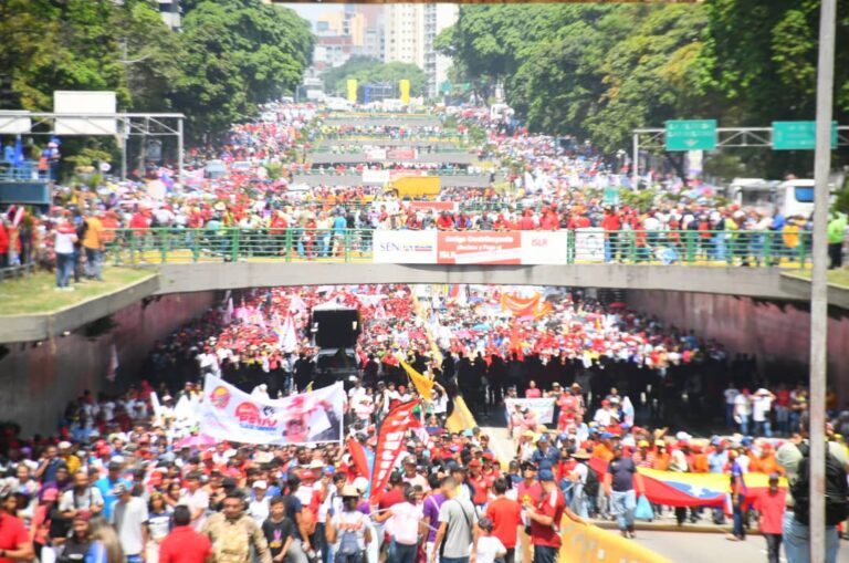 AHORA: Maduro se une a la marcha rumbo al Palacio de Miraflores