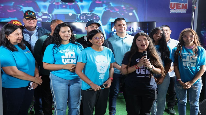 Autoridades inauguran una zona gamer y de coworking en Catia