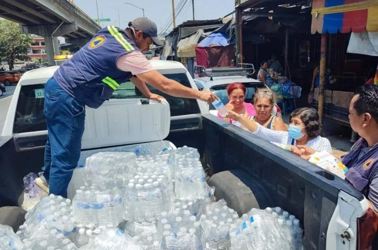 Ola de calor en México| Instalan punto de hidratación en esta localidad (+Detalles)