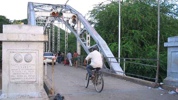 Autoridades reactivan paso vehicular por el Puente Unión