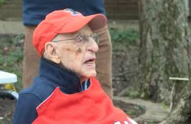 Illinois | Fallece a los 107 años Dick, el exalumno más longevo de la Universidad Marching Illin