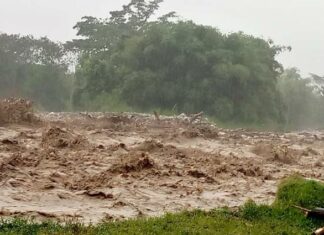 Por fuertes lluvias reportan crecidas de cauces de ríos y quebradas en Mérida (+Vídeos)