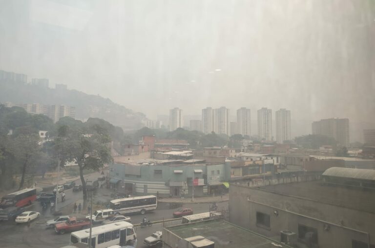 Densa calima cubre a la ciudad de Caracas este #3May ¿A qué se debe? (FOTOS)