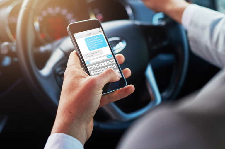 EEUU | Este estado ahora prohíbe y sanciona el uso de celulares al conducir