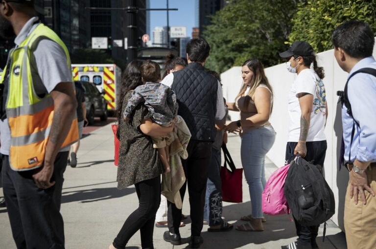  Illinois: Inmigrantes recién llegados podrán optar al asilo más rápido gracias a esta nueva regla