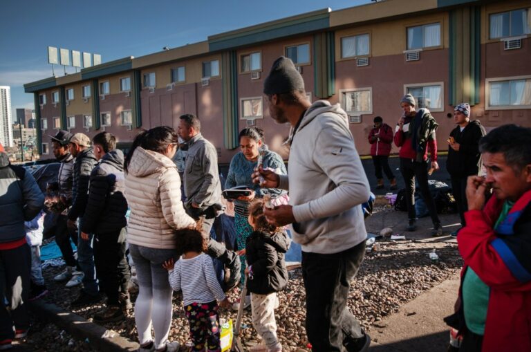 Este condado de Colorado prohibió ayudar a refugios de inmigrantes