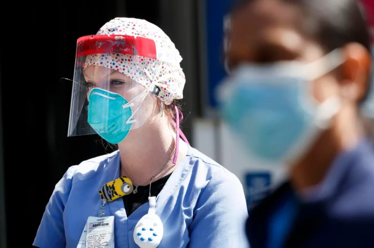 Aprueban más facilidades para que enfermeras migrantes ejerzan en Nueva York (+Salarios)