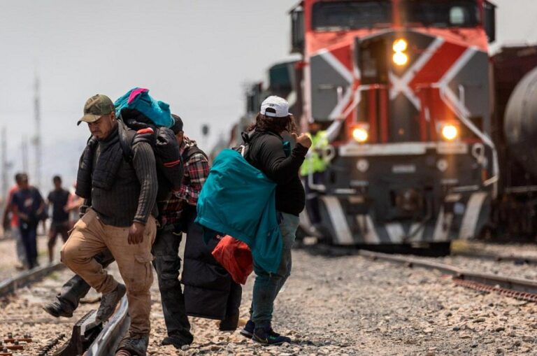 Identifican a joven migrante que perdió sus piernas tras caer del tren 