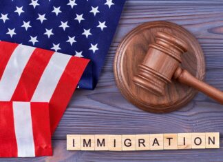 ¿Qué consecuencias enfrenta un inmigrante acusado de felonía en EEUU?
