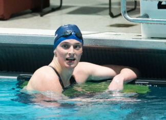 Nadadora transgénero Lia Thomas no podrá competir en categorías femeninas de élite