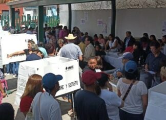 Dos muertos dejan ataques a recintos electorales de México