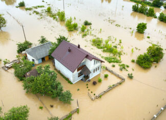 Florida | ¿Qué debe cubrir el seguro de vehículos y casas ante inundaciones?