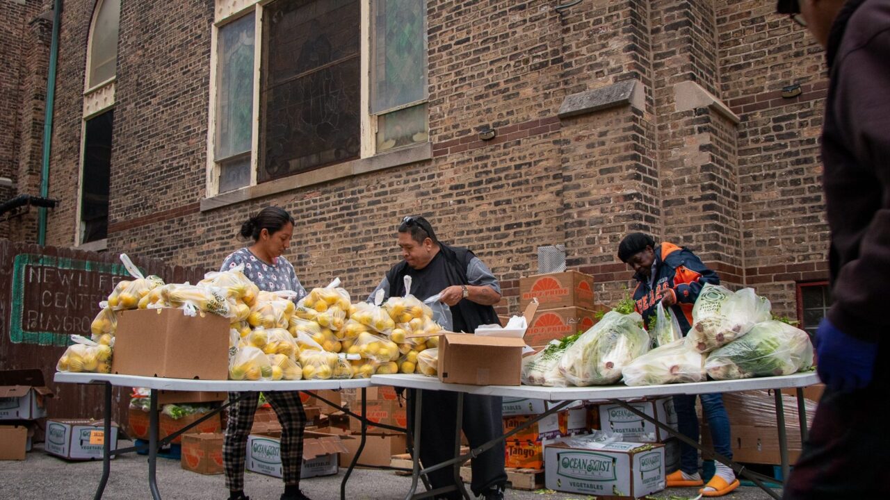 EEUU: ¿Dónde puedo conseguir alimentos y comida gratis como inmigrante? (+Ubicaciones)