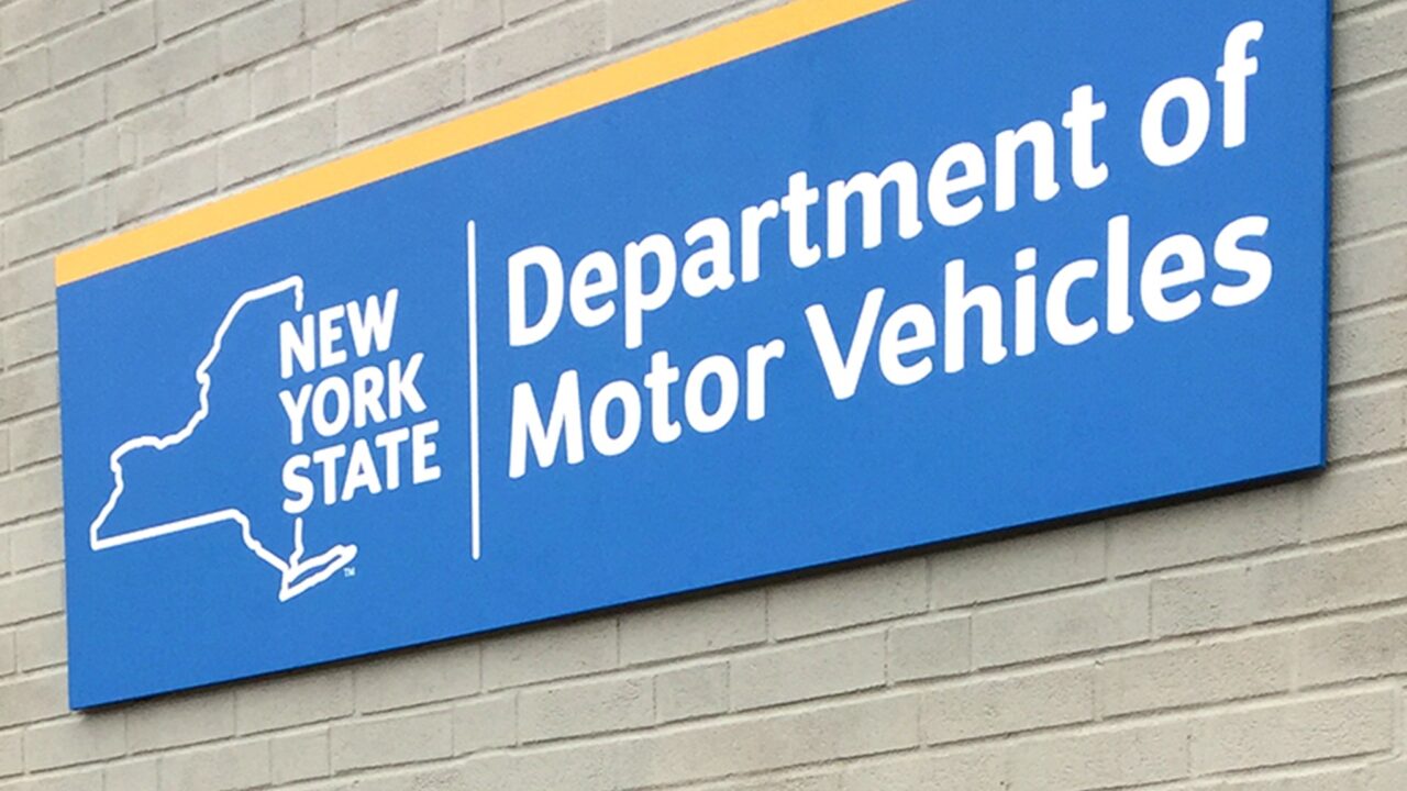 Nueva York | DMV lanza unidades móviles para tramitar el Real ID (+Ubicaciones)