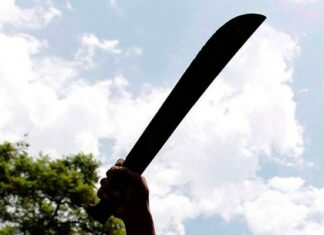 México | Hombre le cortó la mano a su vecino con un machete (+FOTOS)