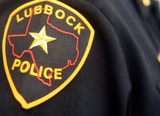 Texas | Mujer arrolló a su novio tras sorprenderlo cuando abusaba de su hija