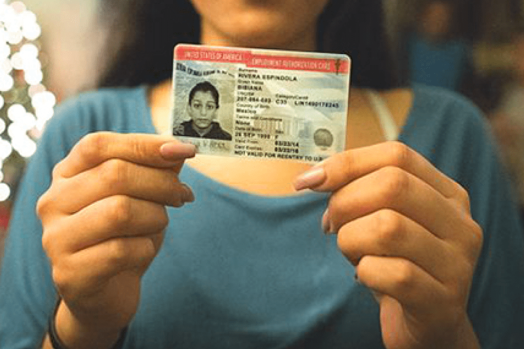 EN CLAVES | Indocumentados en EEUU ahora tendrán más posibilidades de obtener una Green Card