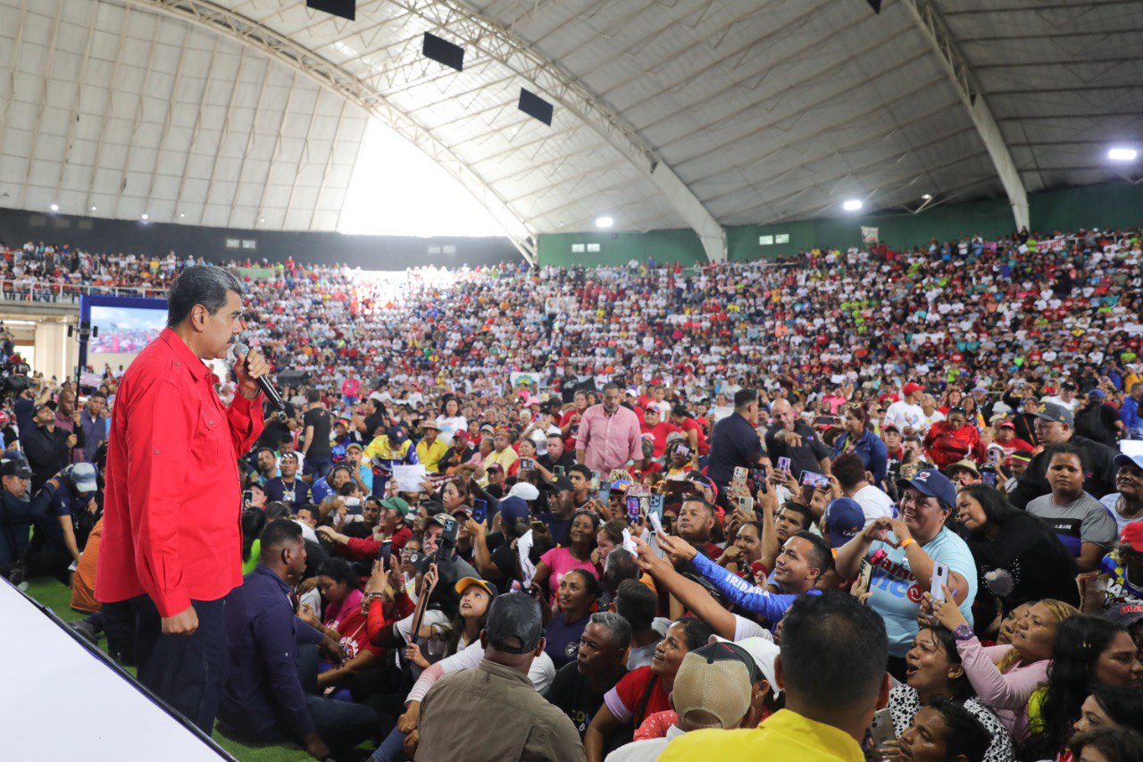 Maduro convoca una consulta nacional para proyectos comunales (+Fecha)