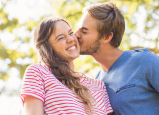 4 beneficios que obtienes al besar a una persona