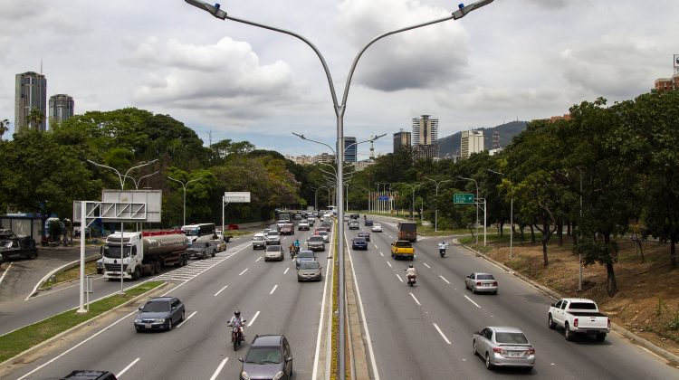 Cierre parcial en la autopista Gran Cacique Guaicaipuro este #18Jul (+Horario)